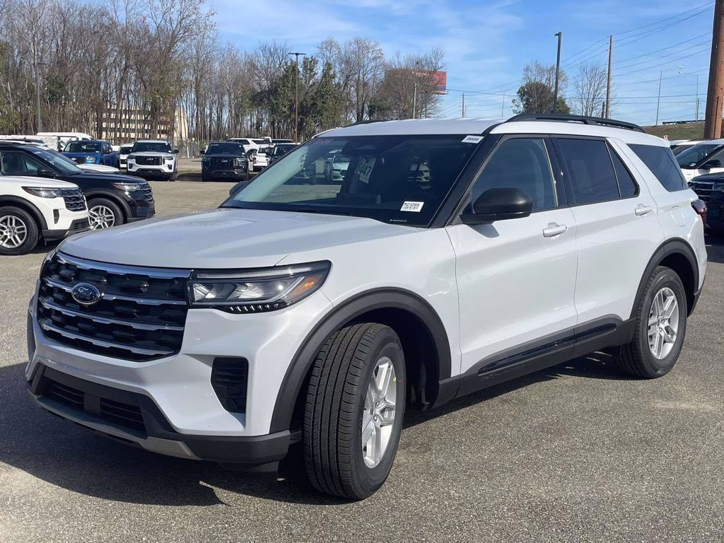 2026 Space White Metallic Ford Explorer Active RWD SUV