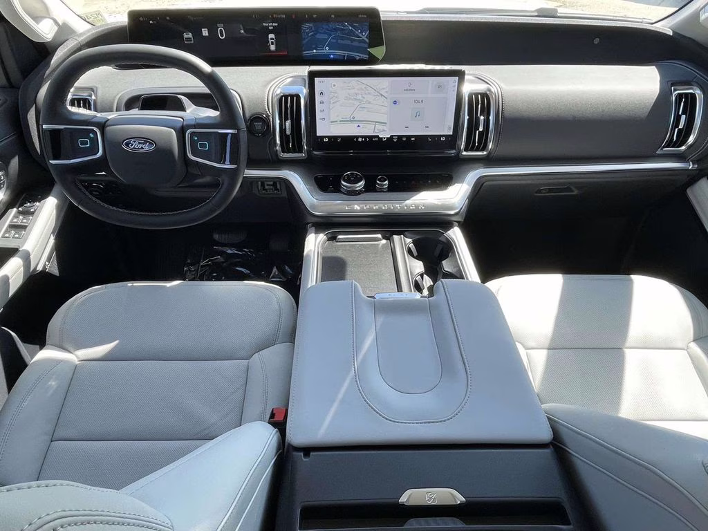 2026 Star White Metallic Tri-Coat Ford Expedition Max Platinum 4X4 SUV