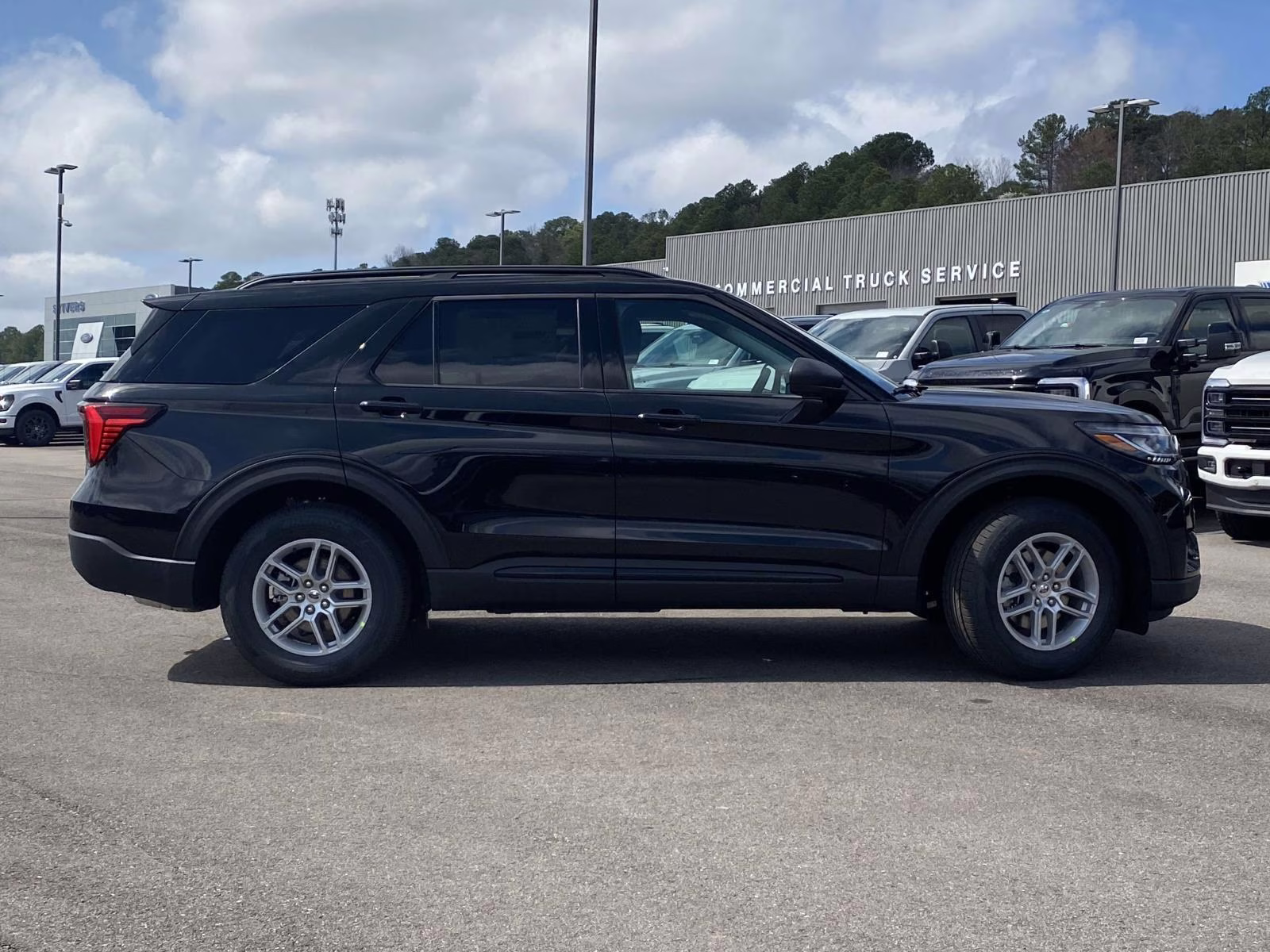 2026 Agate Black Metallic Ford Explorer Active RWD SUV