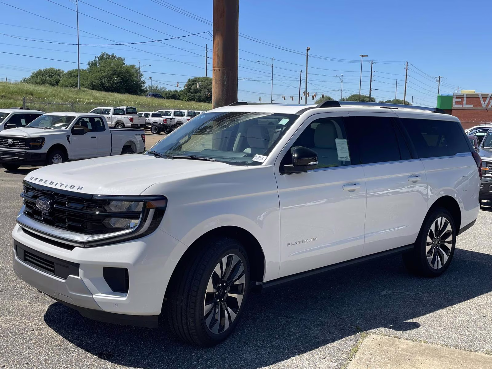 2026 Star White Metallic Tri-Coat Ford Expedition Max Platinum 4X4 SUV