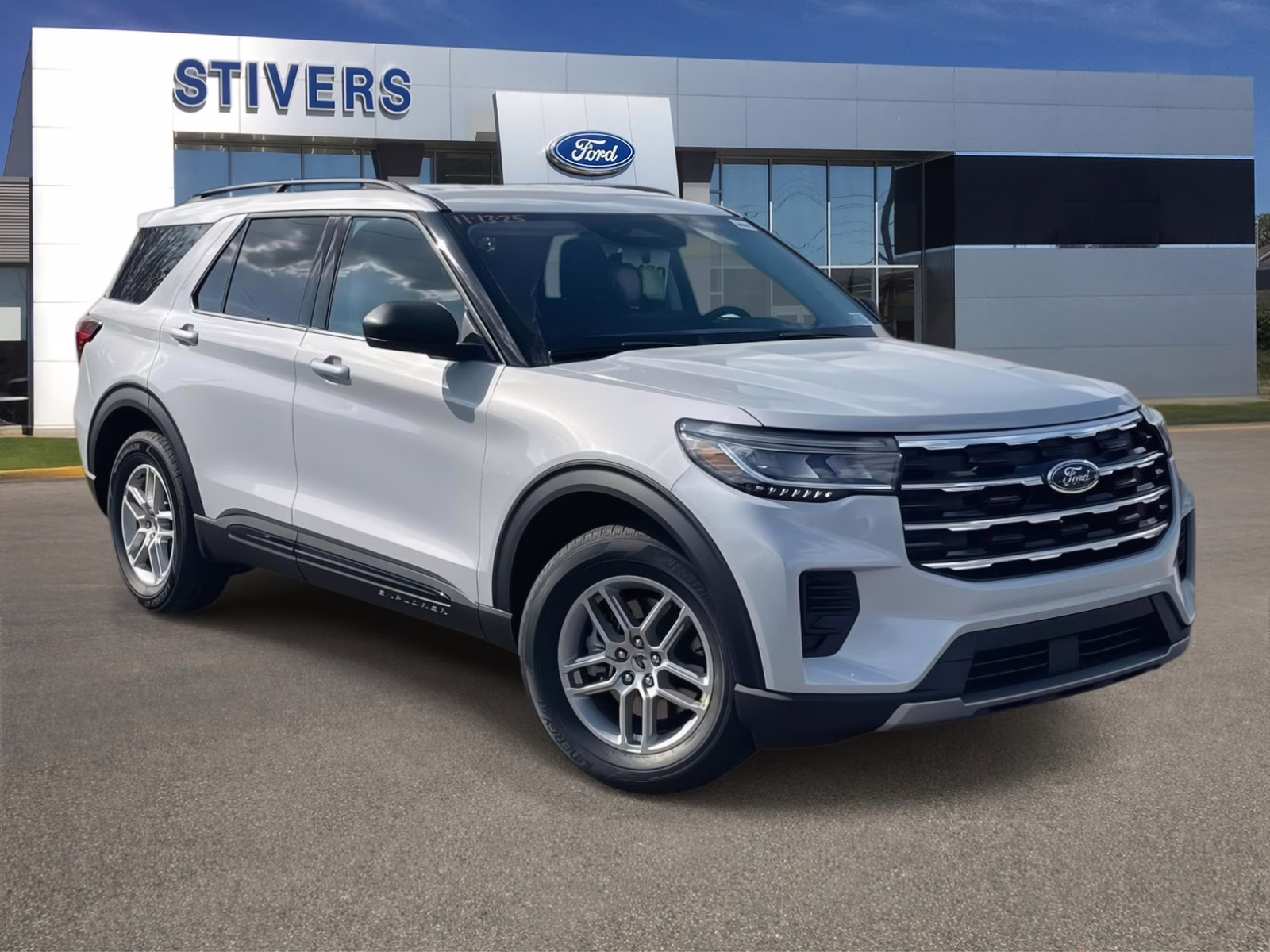 2026 Space White Metallic Ford Explorer Active RWD SUV