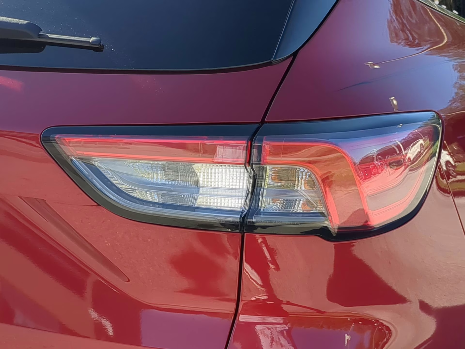 2022 Rapid Red Metallic Tinted Clearcoat Ford Escape Titanium AWD SUV