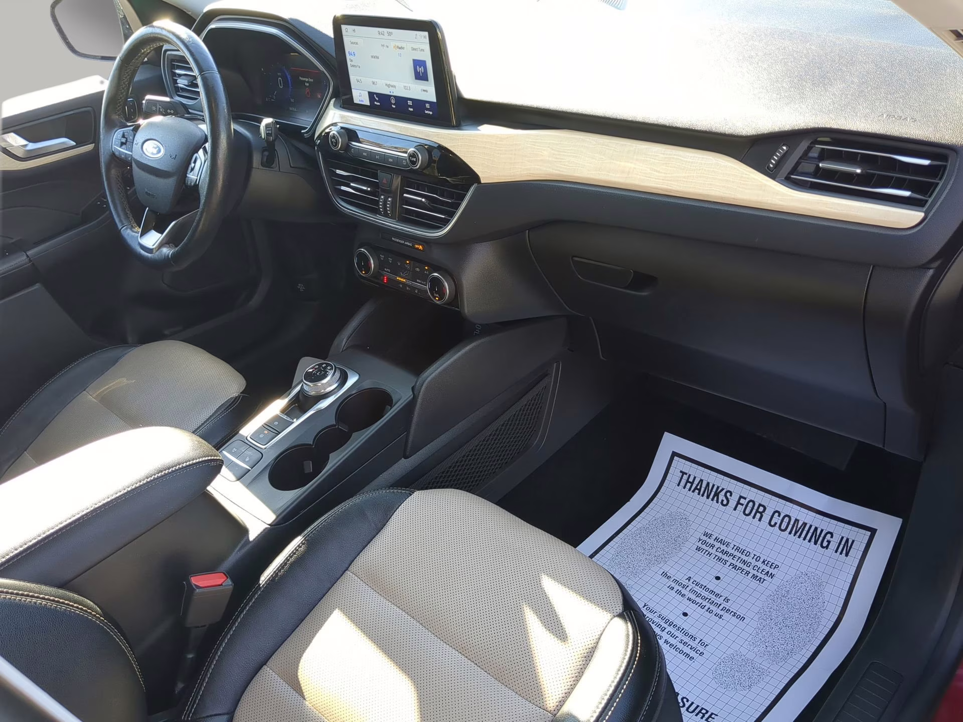 2022 Rapid Red Metallic Tinted Clearcoat Ford Escape Titanium AWD SUV