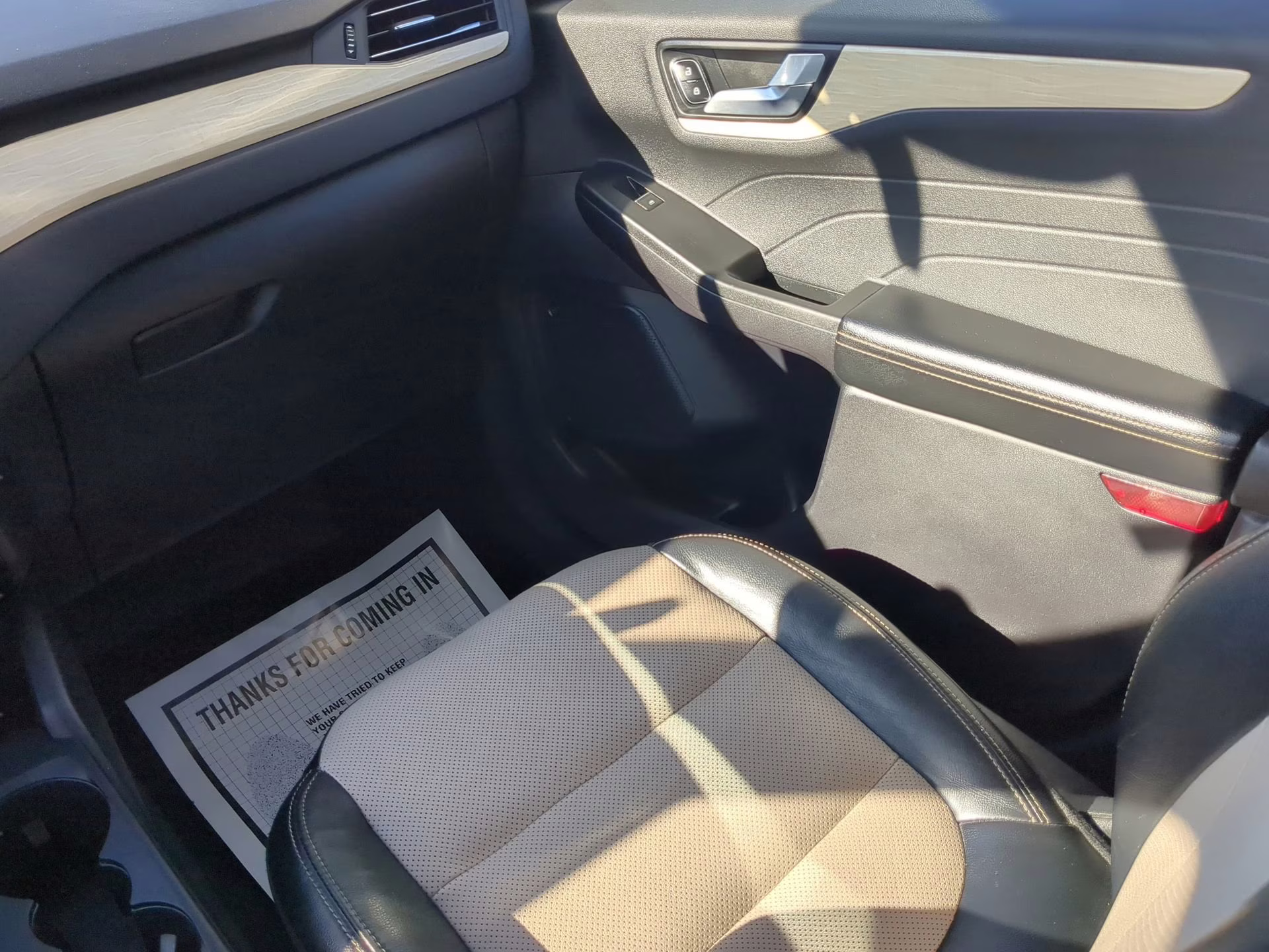 2022 Rapid Red Metallic Tinted Clearcoat Ford Escape Titanium AWD SUV