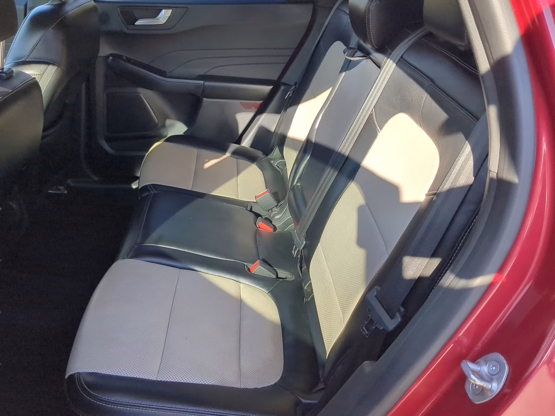 2022 Rapid Red Metallic Tinted Clearcoat Ford Escape Titanium AWD SUV