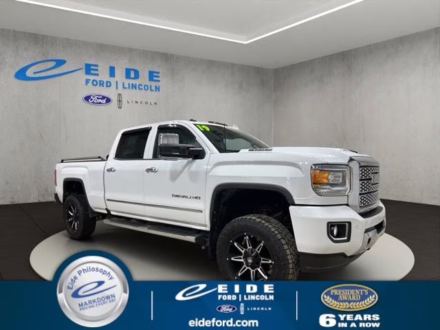 2019 Summit White GMC Sierra 2500HD Denali 4X4 Truck
