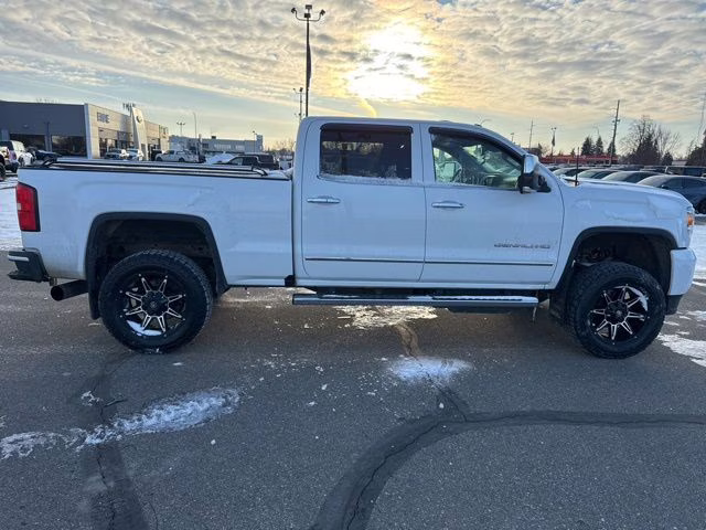 2019 Summit White GMC Sierra 2500HD Denali 4X4 Truck