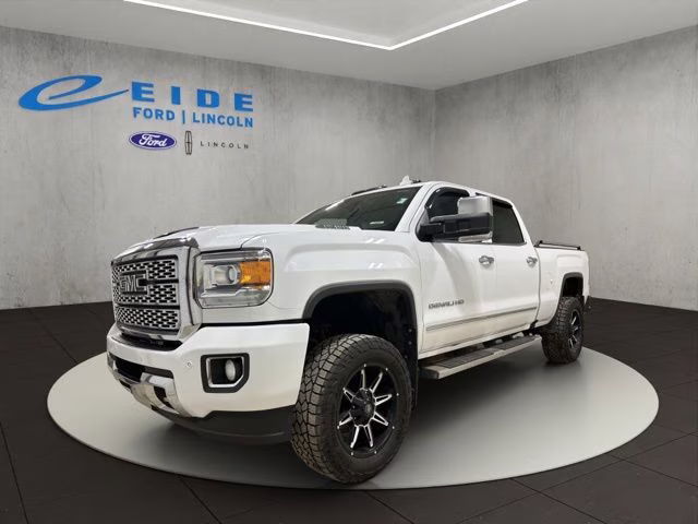 2019 Summit White GMC Sierra 2500HD Denali 4X4 Truck
