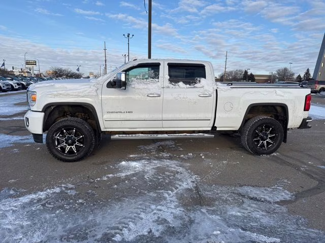 2019 Summit White GMC Sierra 2500HD Denali 4X4 Truck