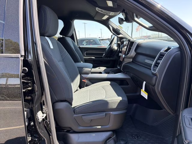 2026 Diamond Black Crystal Pearlcoat Ram 2500 Big Horn 4X4 Truck