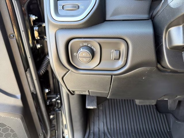 2026 Diamond Black Crystal Pearlcoat Ram 2500 Big Horn 4X4 Truck