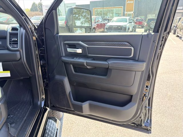 2026 Diamond Black Crystal Pearlcoat Ram 2500 Big Horn 4X4 Truck