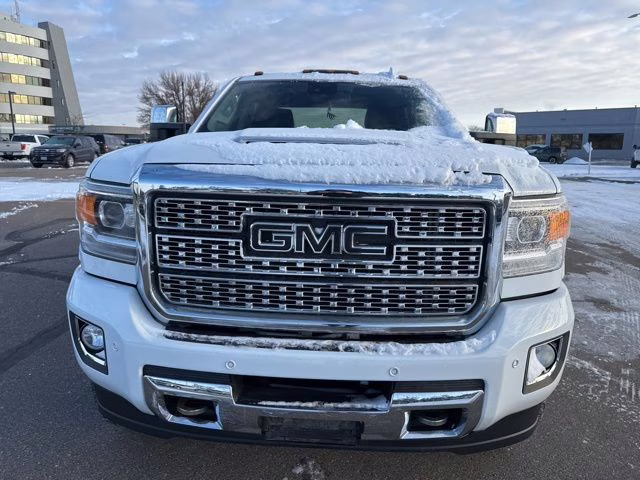 2019 Summit White GMC Sierra 2500HD Denali 4X4 Truck