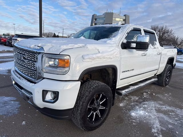 2019 Summit White GMC Sierra 2500HD Denali 4X4 Truck