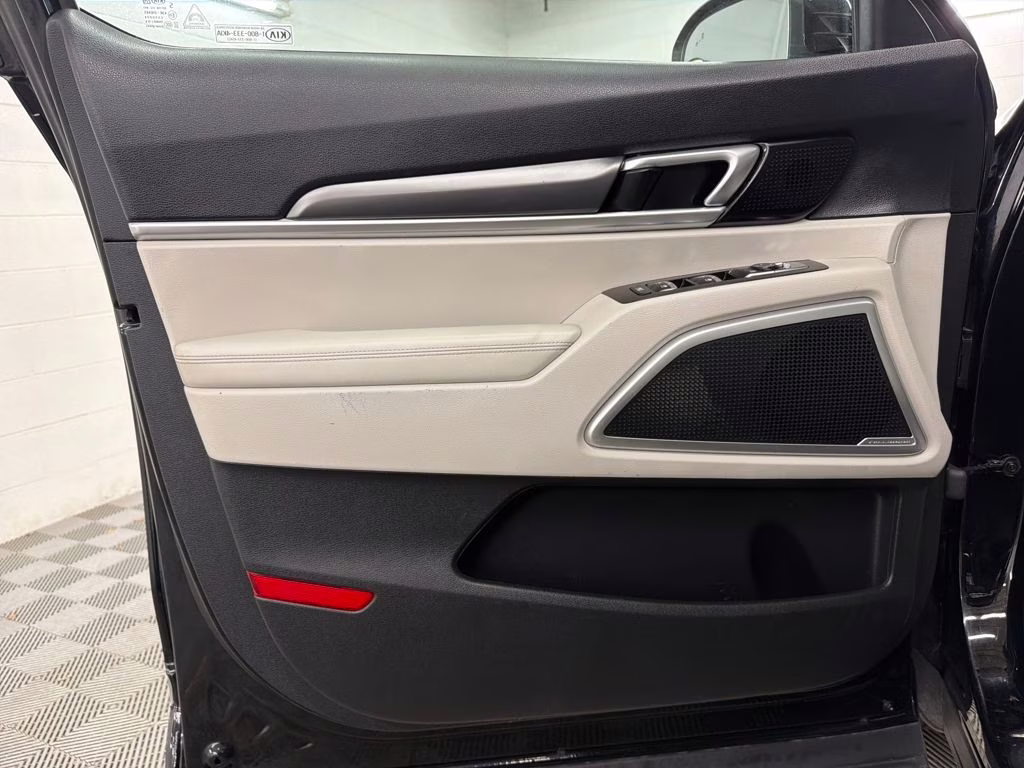 2021 Ebony Black Kia Telluride S FWD SUV