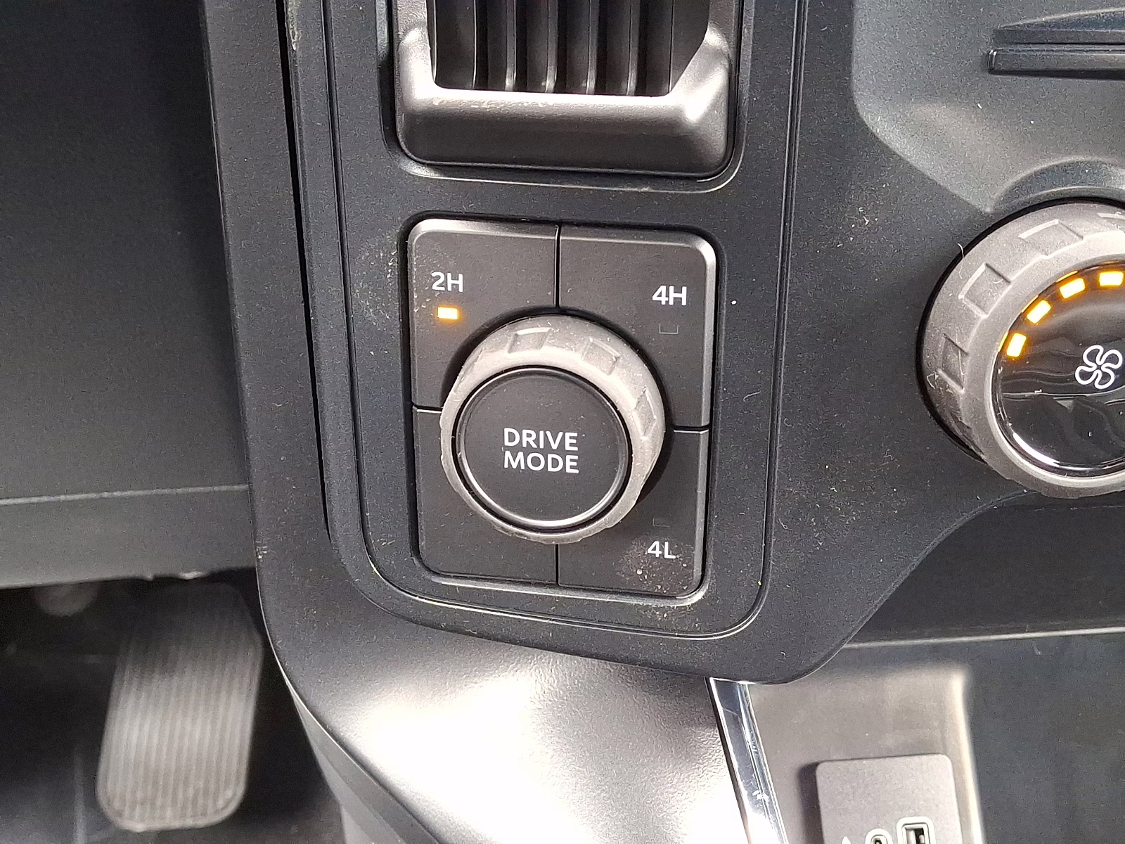 2026 Oxford White - YZ Ford F-150 STX 4X4