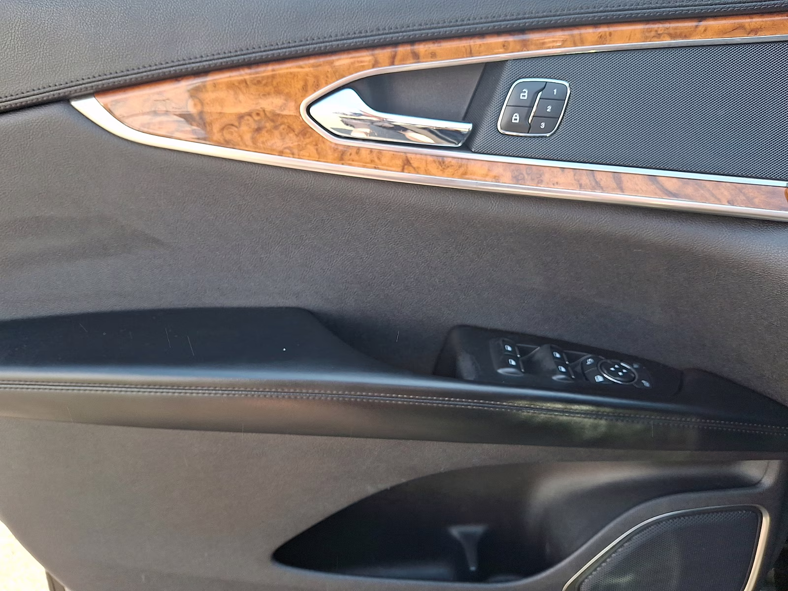 2019 Infinite Black Metallic - UM Lincoln Nautilus Select AWD