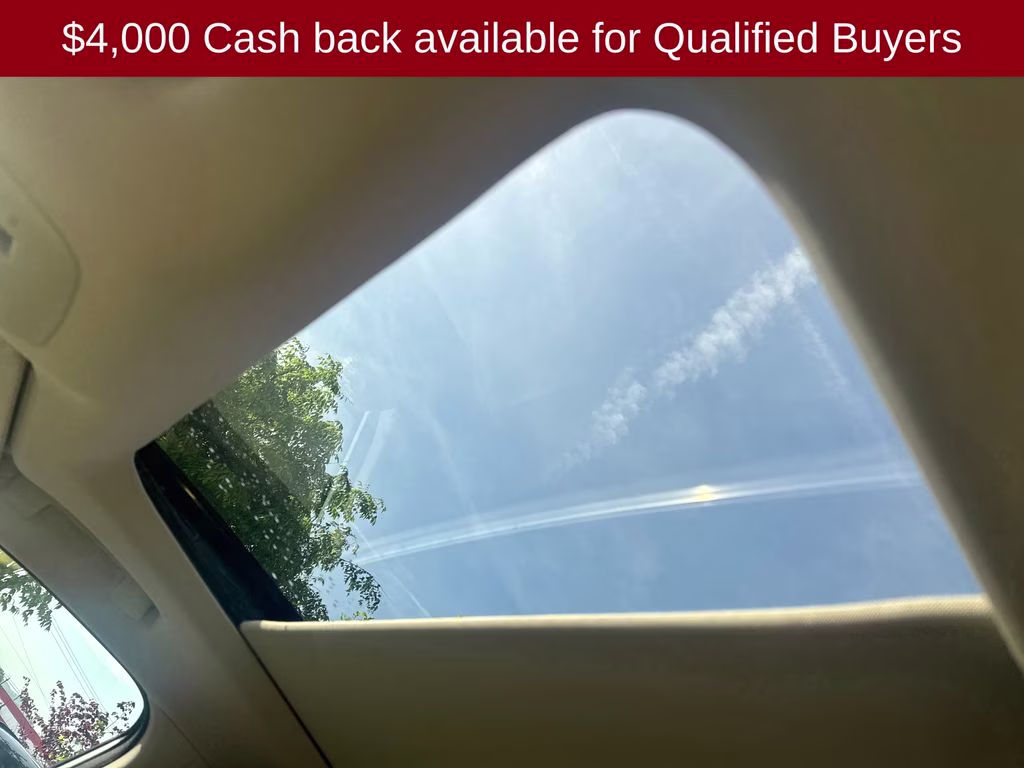 2026 Everest White Pearl/Black Nissan Murano Platinum AWD SUV