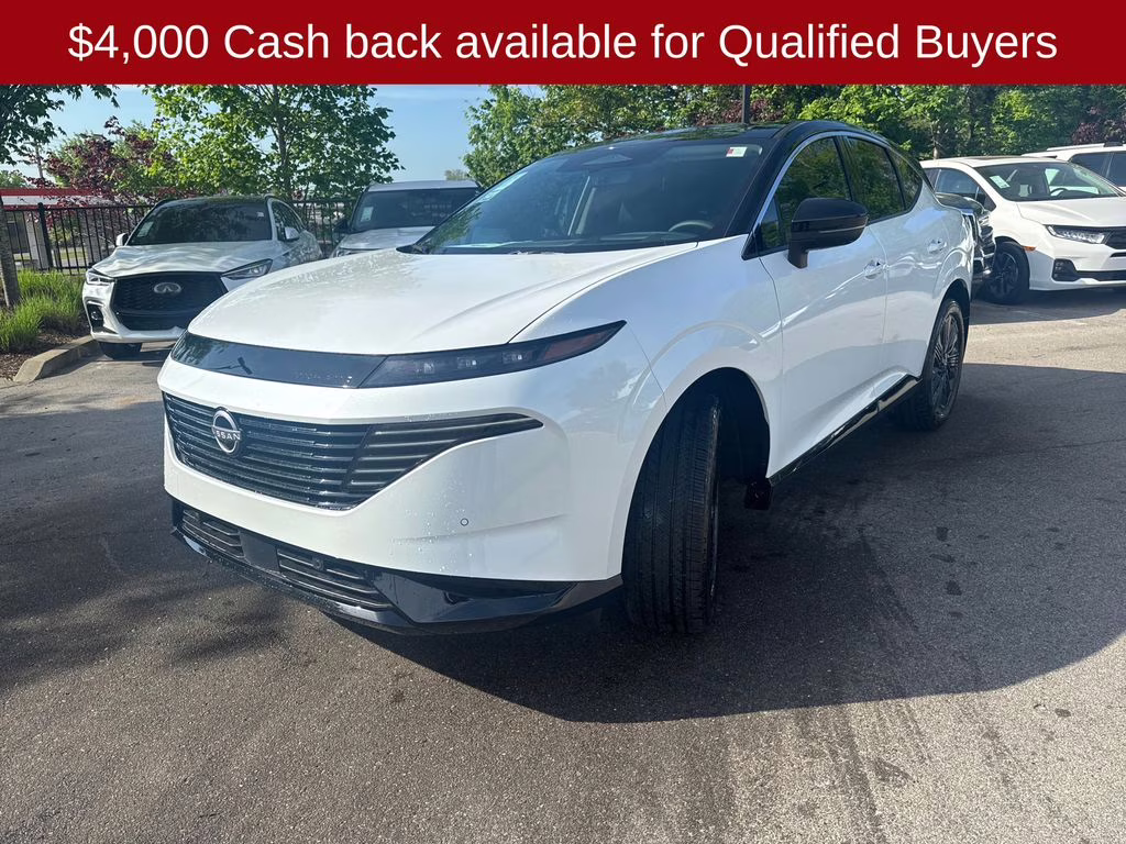 2026 Everest White Pearl/Black Nissan Murano Platinum AWD SUV