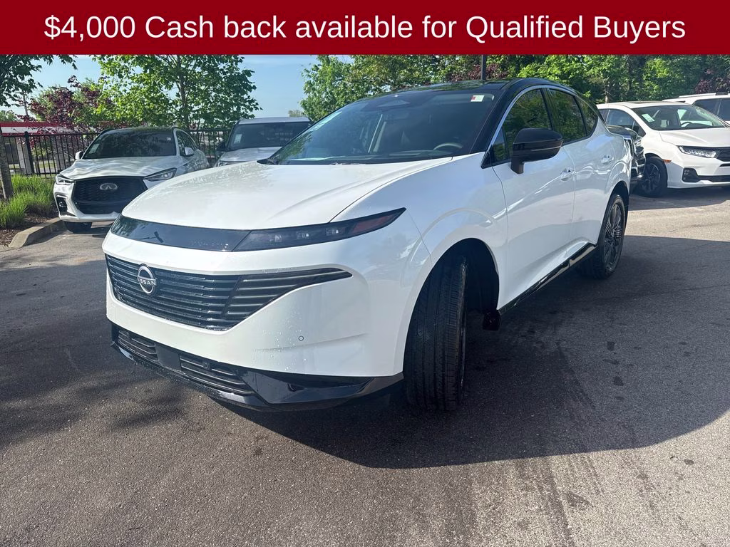 2026 Everest White Pearl/Black Nissan Murano Platinum AWD SUV