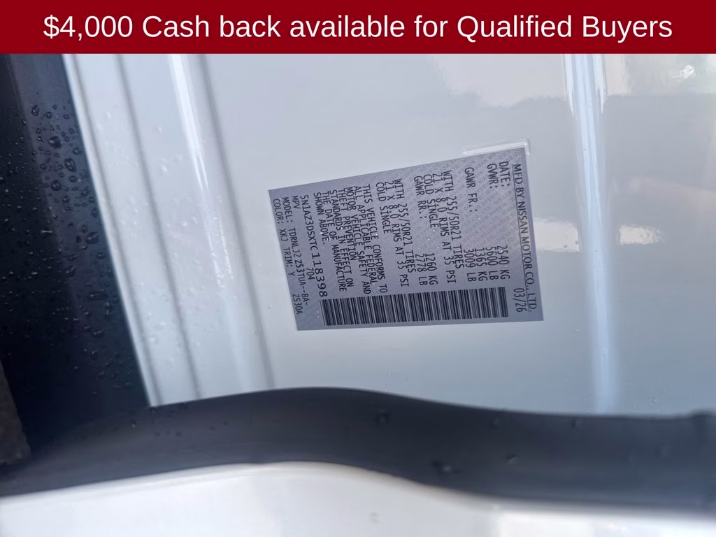 2026 Everest White Pearl/Black Nissan Murano Platinum AWD SUV