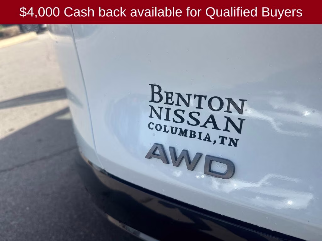 2026 Everest White Pearl/Black Nissan Murano Platinum AWD SUV