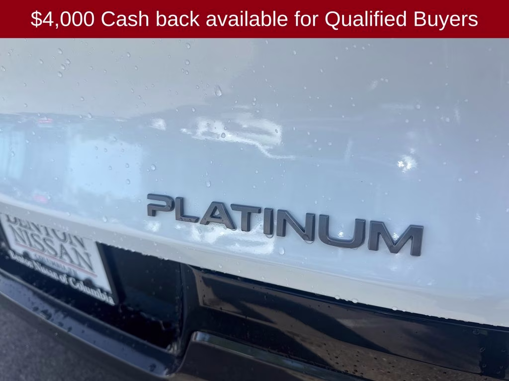 2026 Everest White Pearl/Black Nissan Murano Platinum AWD SUV