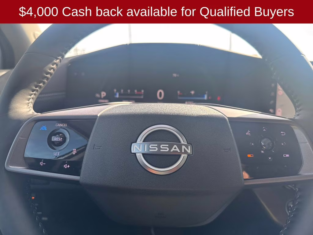 2026 Everest White Pearl/Black Nissan Murano Platinum AWD SUV