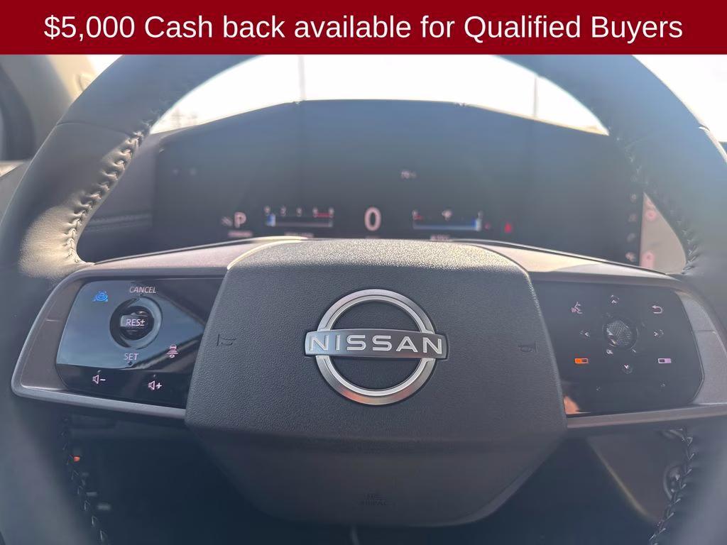 2026 Everest White Pearl/Black Nissan Murano Platinum AWD SUV