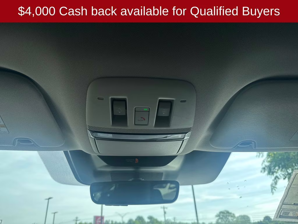 2026 Everest White Pearl/Black Nissan Murano Platinum AWD SUV