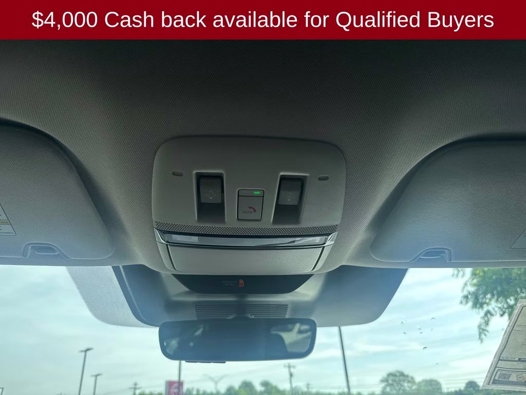 2026 Everest White Pearl/Black Nissan Murano Platinum AWD SUV