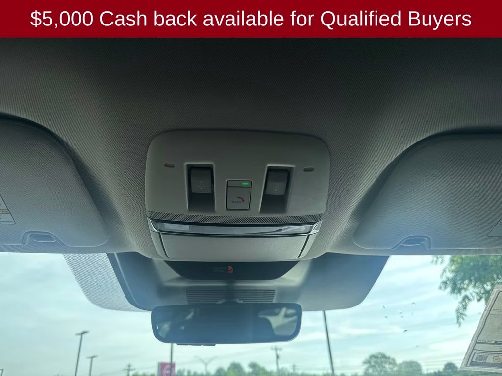 2026 Everest White Pearl/Black Nissan Murano Platinum AWD SUV