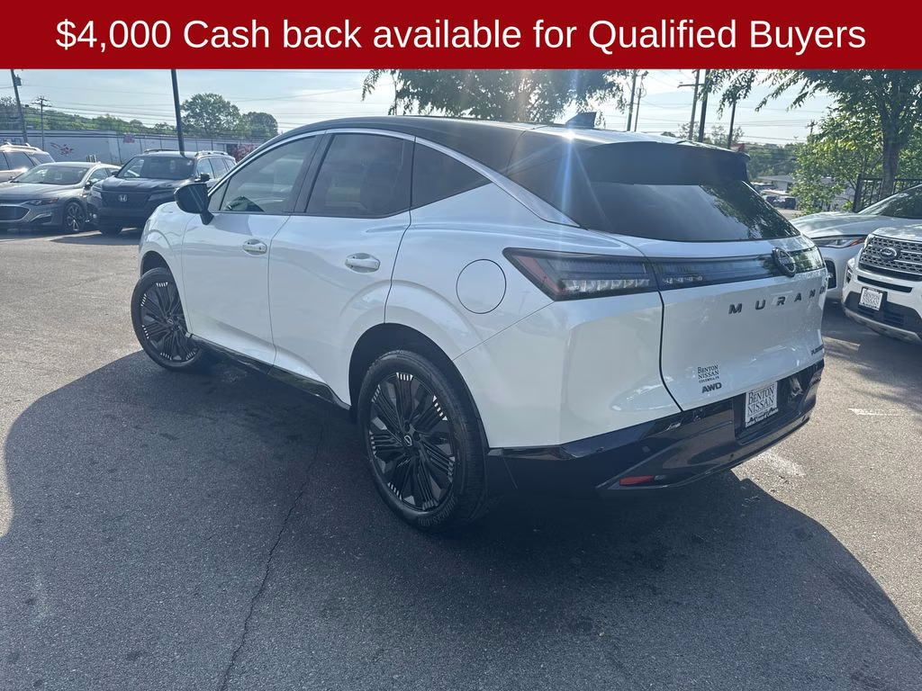 2026 Everest White Pearl/Black Nissan Murano Platinum AWD SUV
