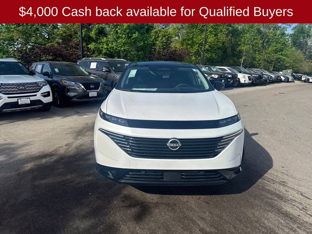 2026 Everest White Pearl/Black Nissan Murano Platinum AWD SUV