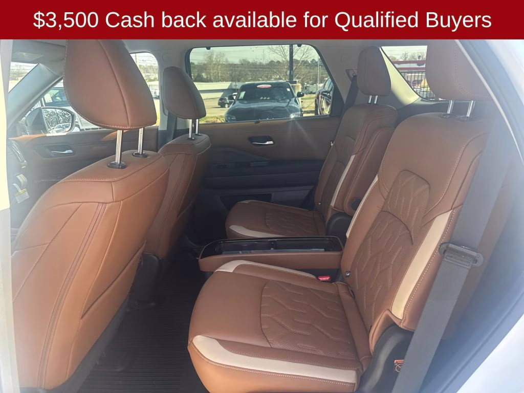 2026 Everest White Pearl Tricoat Nissan Pathfinder Platinum 4X4 SUV