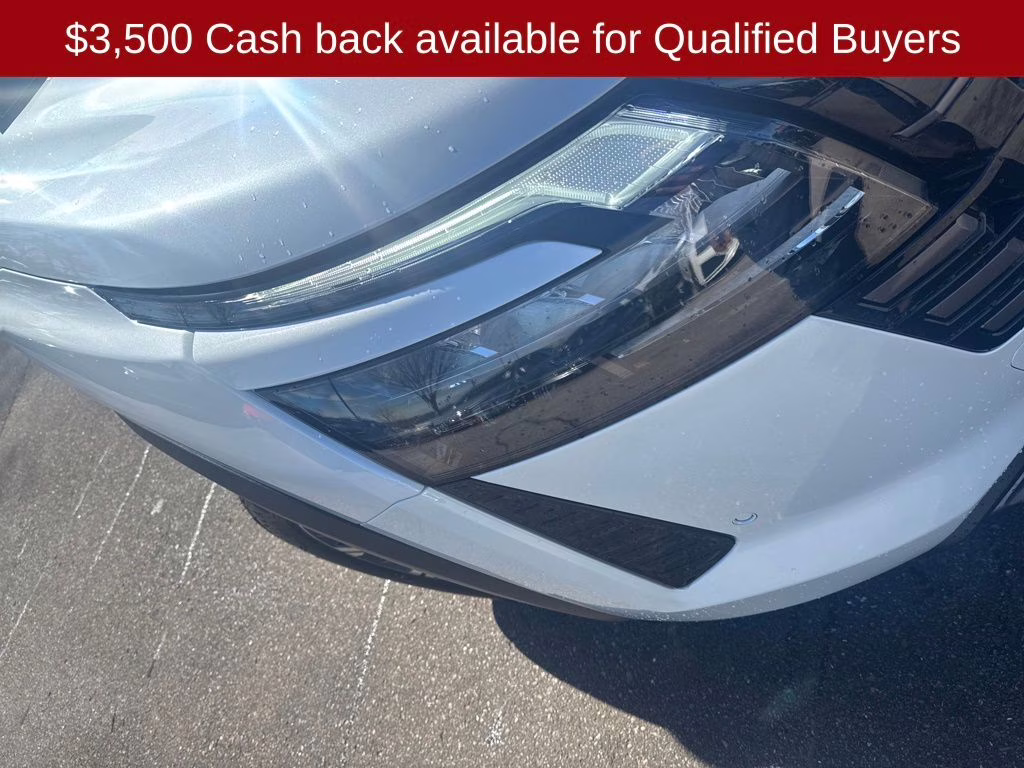 2026 Everest White Pearl Tricoat Nissan Pathfinder Platinum 4X4 SUV