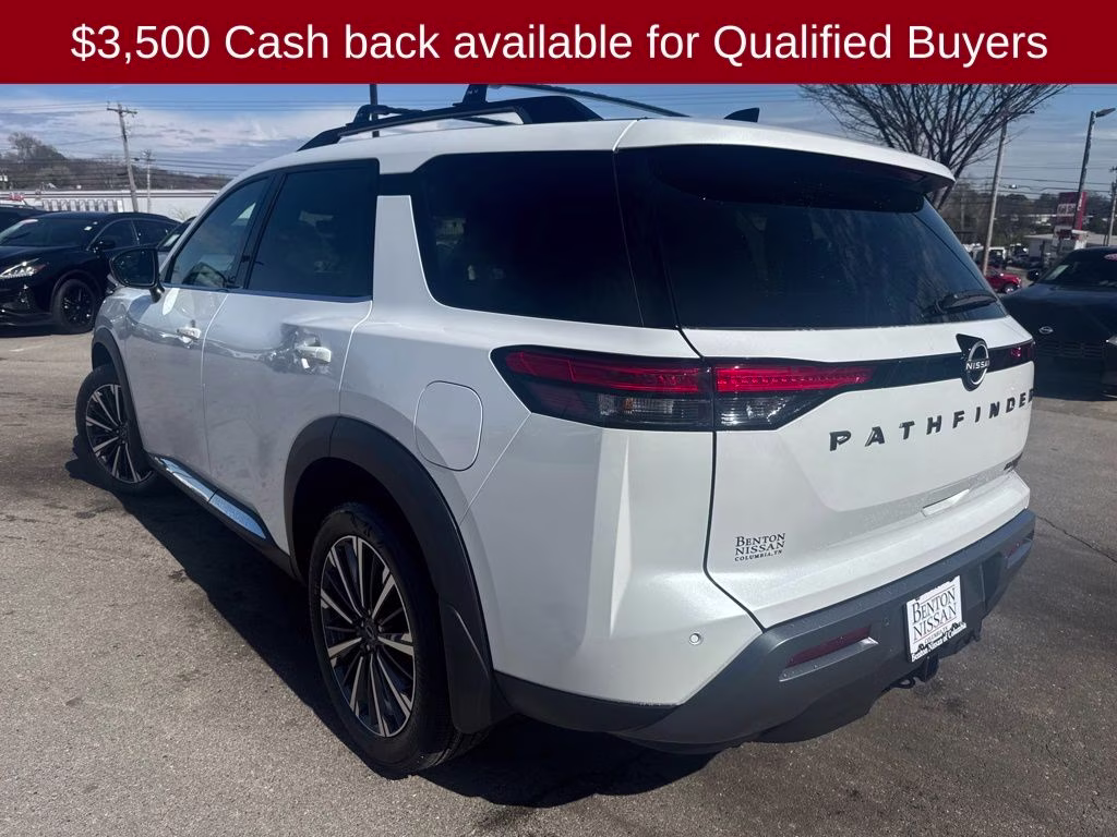 2026 Everest White Pearl Tricoat Nissan Pathfinder Platinum 4X4 SUV