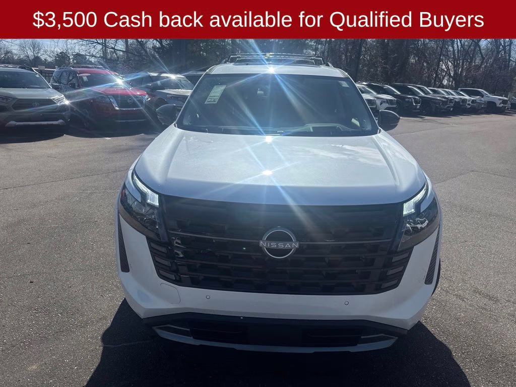 2026 Everest White Pearl Tricoat Nissan Pathfinder Platinum 4X4 SUV