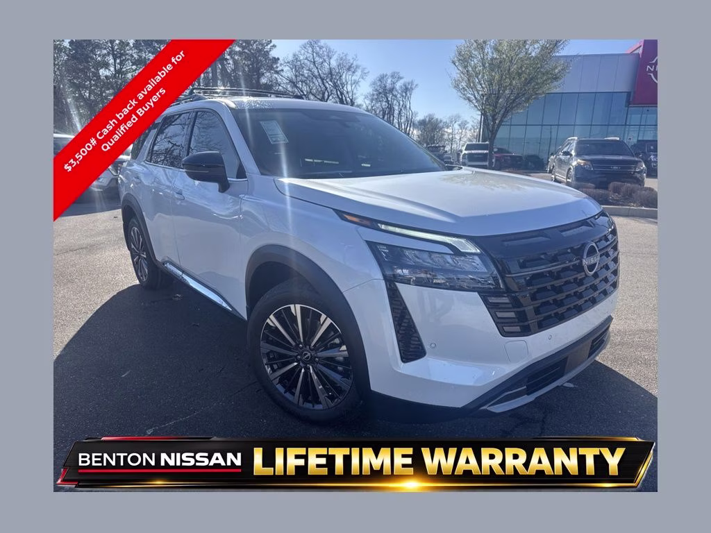 2026 Everest White Pearl Tricoat Nissan Pathfinder Platinum 4X4 SUV