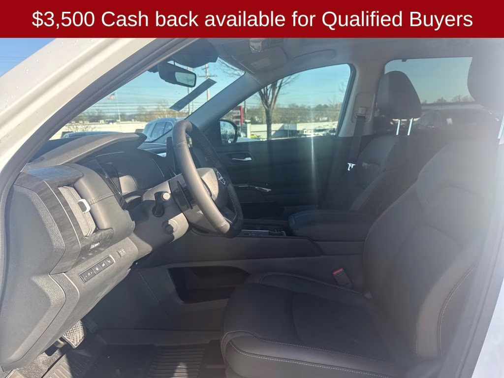 2026 Everest White Pearl Tricoat Nissan Pathfinder Platinum 4X4 SUV