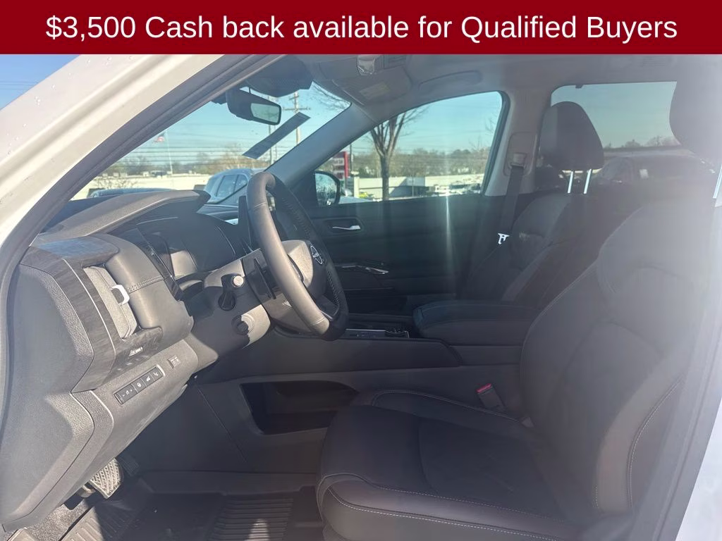2026 Everest White Pearl Tricoat Nissan Pathfinder Platinum 4X4 SUV