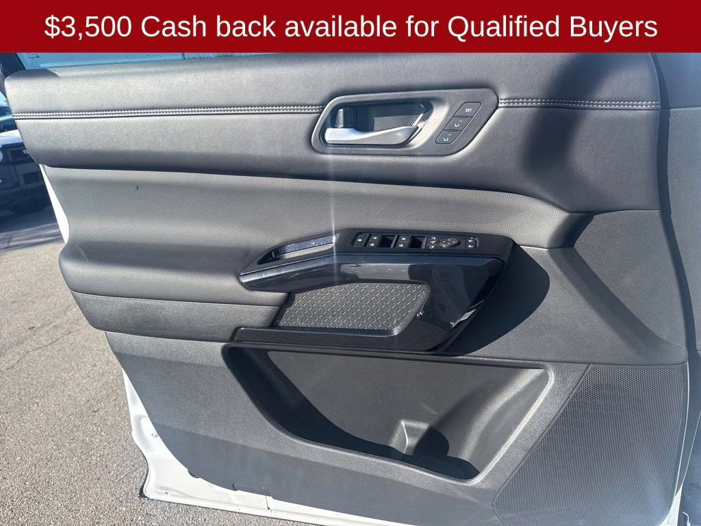 2026 Everest White Pearl Tricoat Nissan Pathfinder Platinum 4X4 SUV