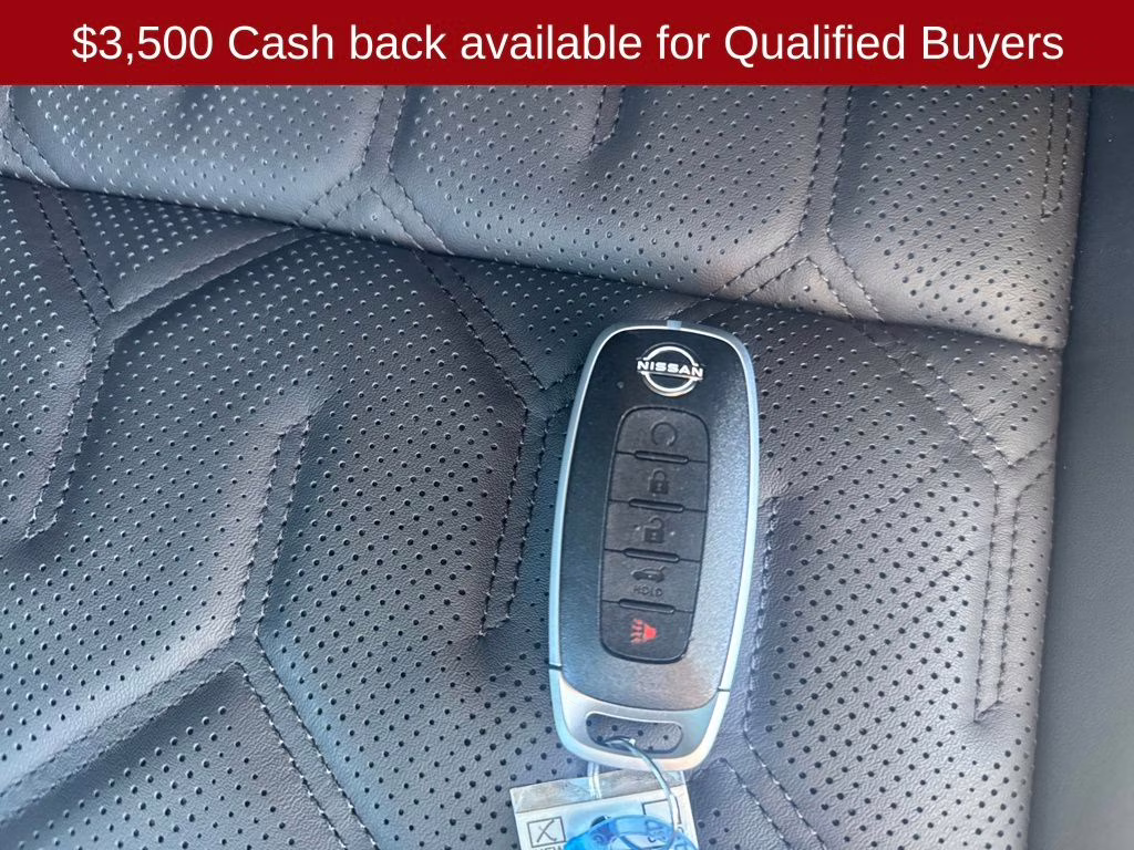 2026 Everest White Pearl Tricoat Nissan Pathfinder Platinum 4X4 SUV