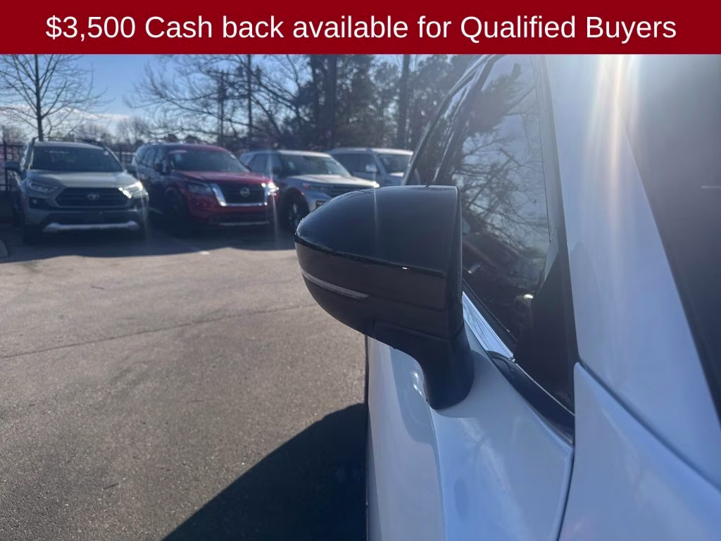 2026 Everest White Pearl Tricoat Nissan Pathfinder Platinum 4X4 SUV