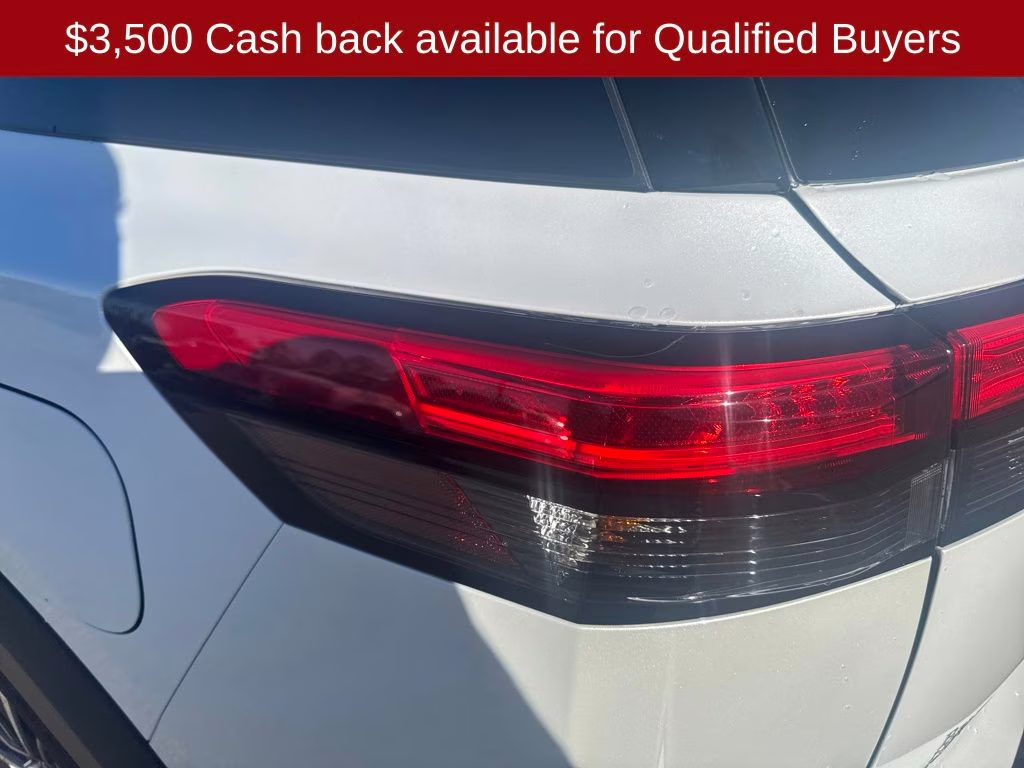 2026 Everest White Pearl Tricoat Nissan Pathfinder Platinum 4X4 SUV