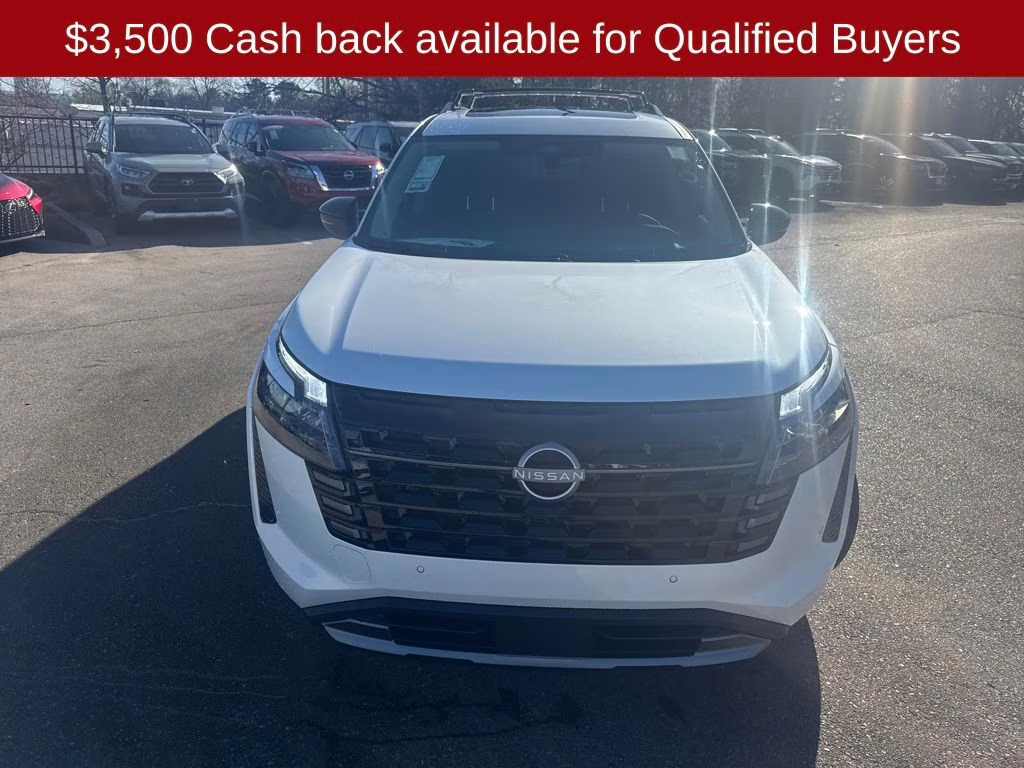 2026 Everest White Pearl Tricoat Nissan Pathfinder Platinum 4X4 SUV