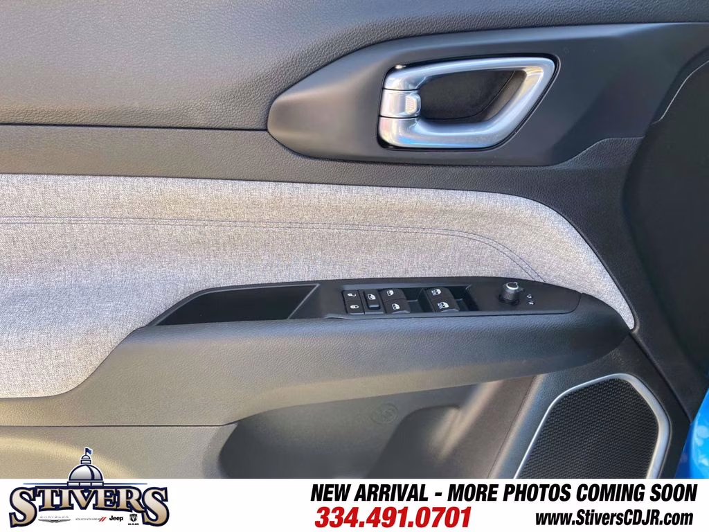 2025 Hydro Blue Pearlcoat Jeep Compass Latitude 4X4 SUV