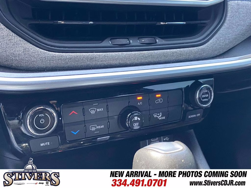 2025 Hydro Blue Pearlcoat Jeep Compass Latitude 4X4 SUV