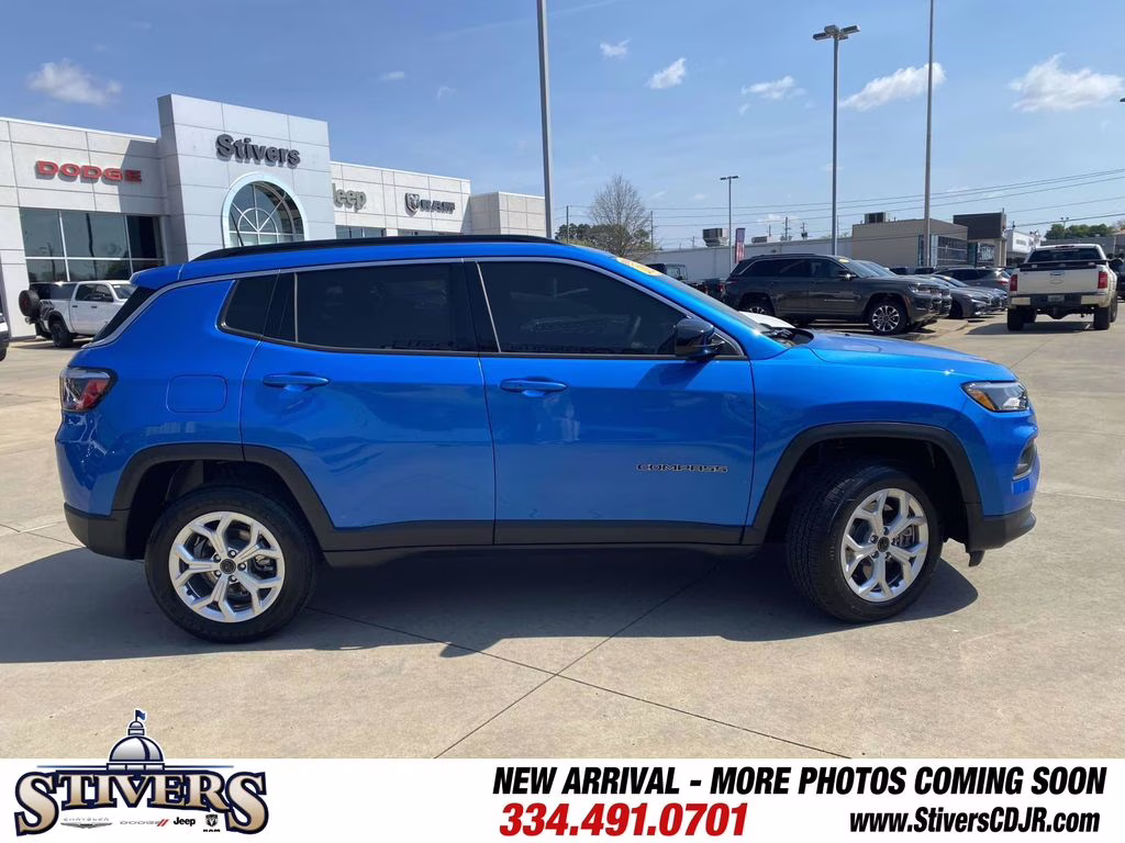 2025 Hydro Blue Pearlcoat Jeep Compass Latitude 4X4 SUV