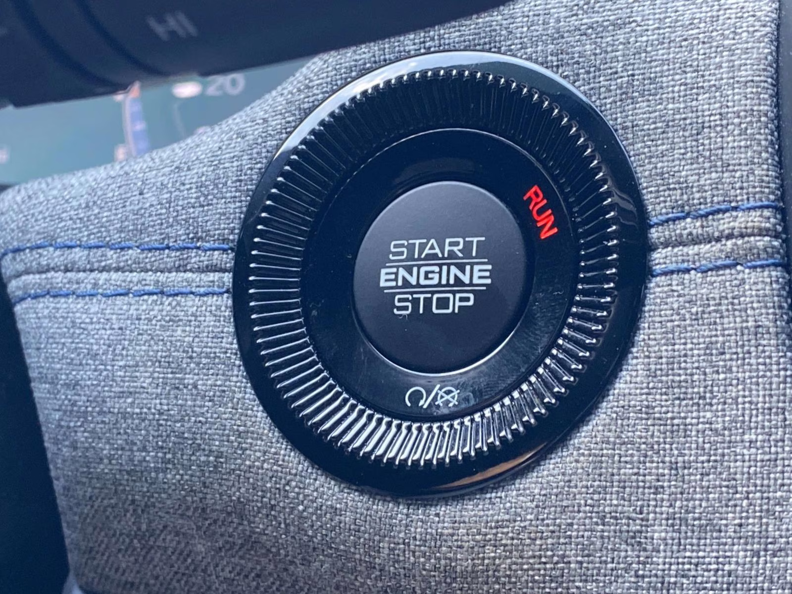 2025 Hydro Blue Pearlcoat Jeep Compass Latitude 4X4 SUV